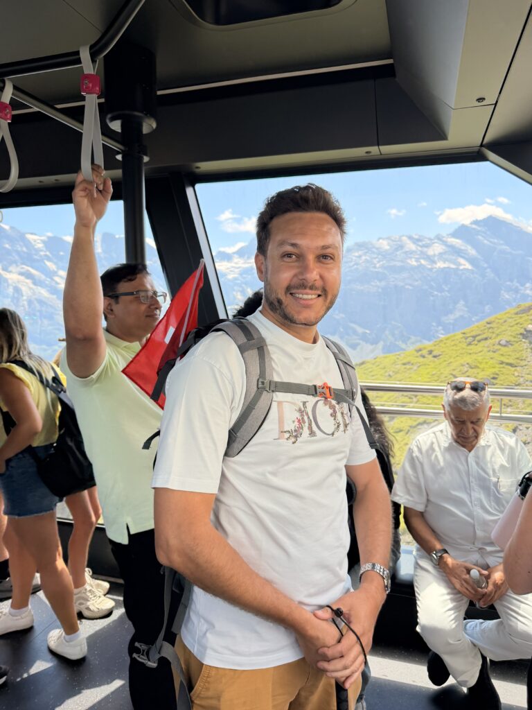 لاوتربرونن Lauterbrunnen: دليل وادي الـ72 شلال منازل لاوتربرونن ووادي الشلالات
