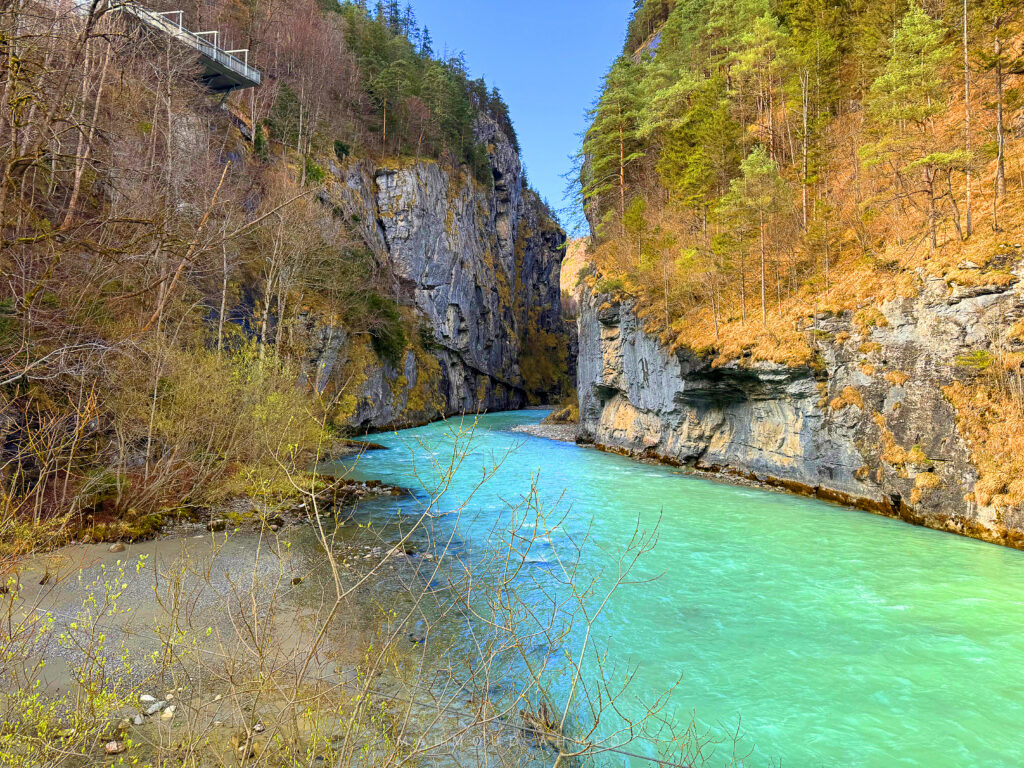 مضيق آريشلوخت Aareschlucht: دليل الزيارة قرب ميرينجن 2024 03 28 16 03 img 6136