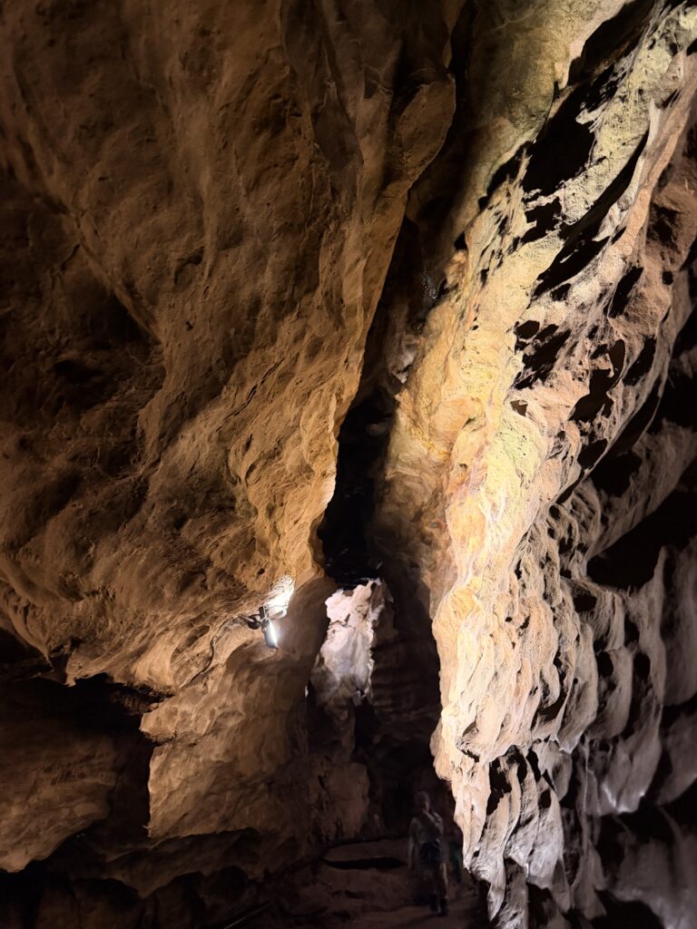 كهوف سانت بياتوس St. Beatus-Höhlen: دليل الزيارة قرب بحيرة ثون img 6687